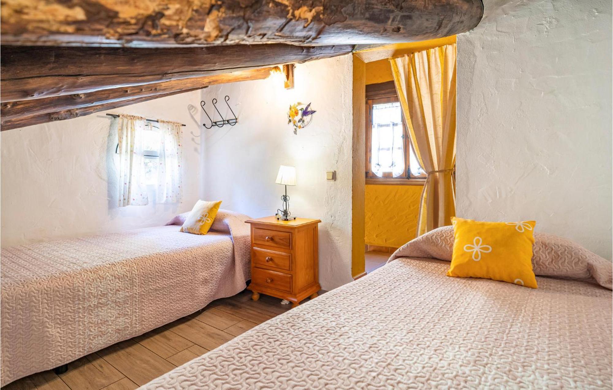 Amazing Cottage In Algatocin With Kitchen Exteriér fotografie