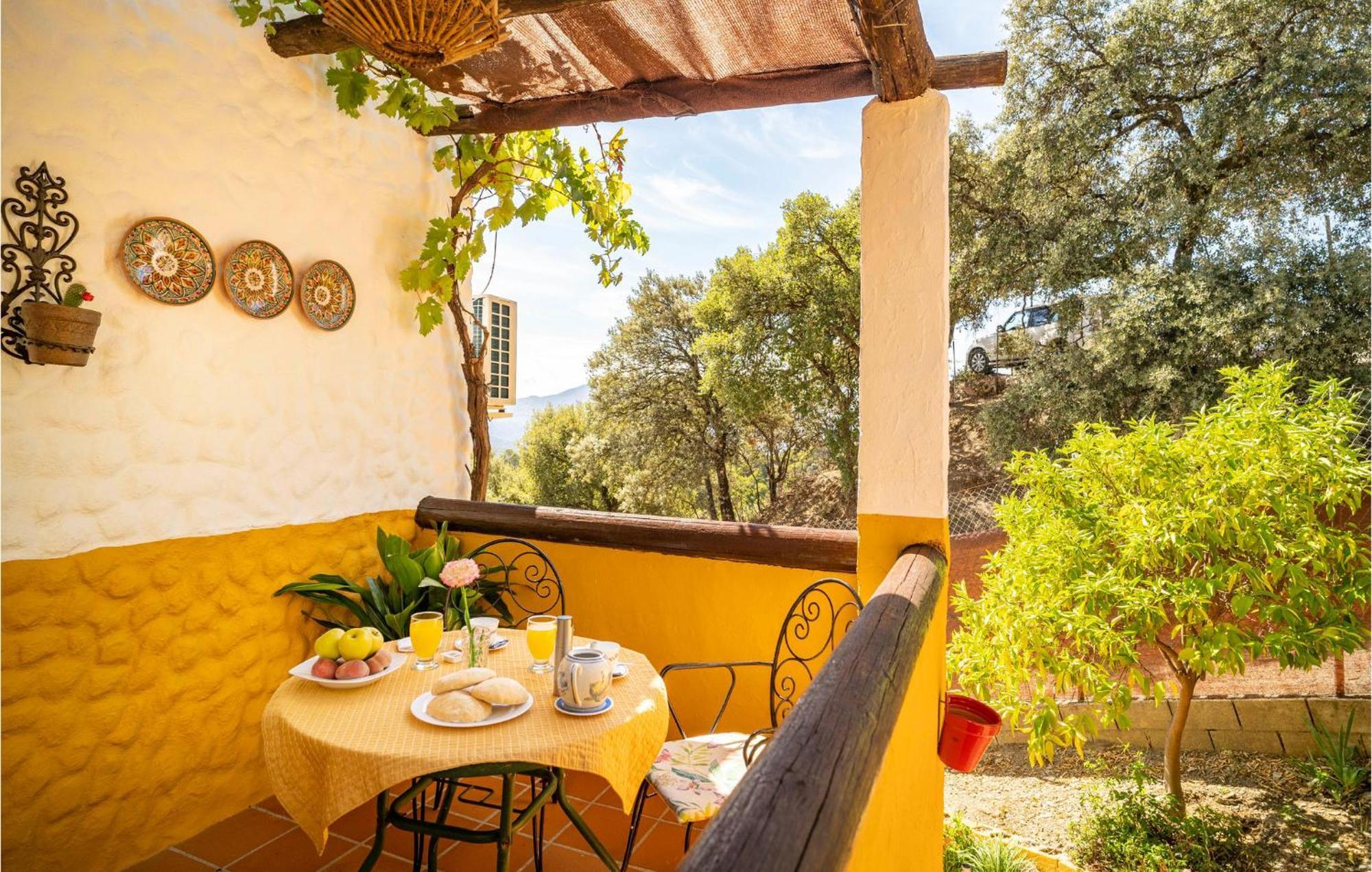 Amazing Cottage In Algatocin With Kitchen Exteriér fotografie