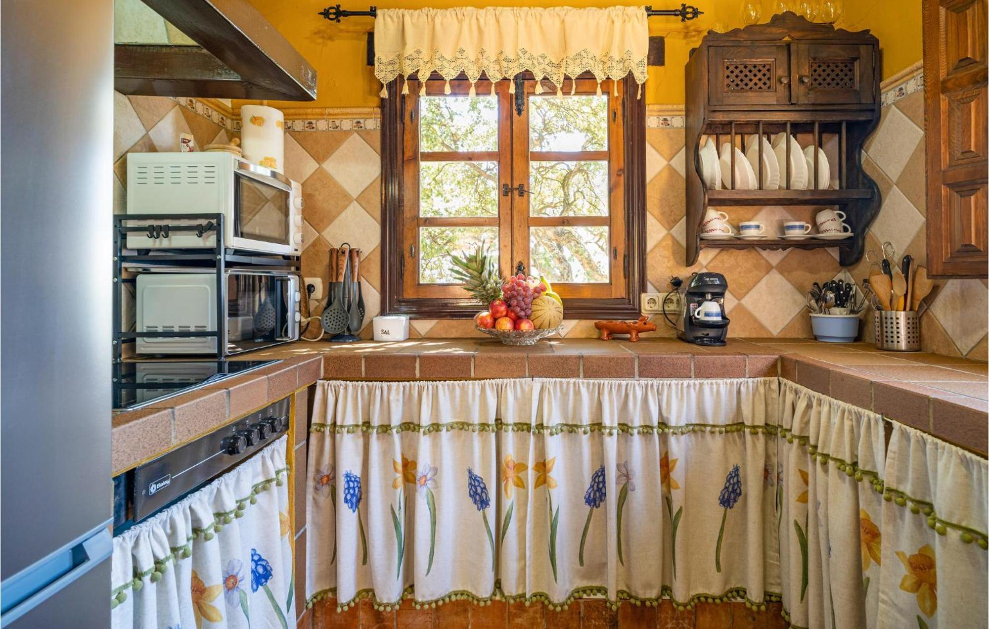 Amazing Cottage In Algatocin With Kitchen Exteriér fotografie