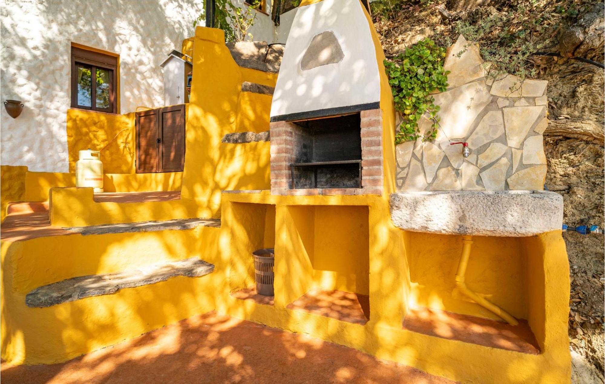 Amazing Cottage In Algatocin With Kitchen Exteriér fotografie